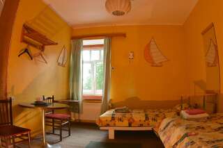Хостелы Janune Kägu Koeru Двухместный номер с 2 отдельными кроватями и общей ванной комнатой-1